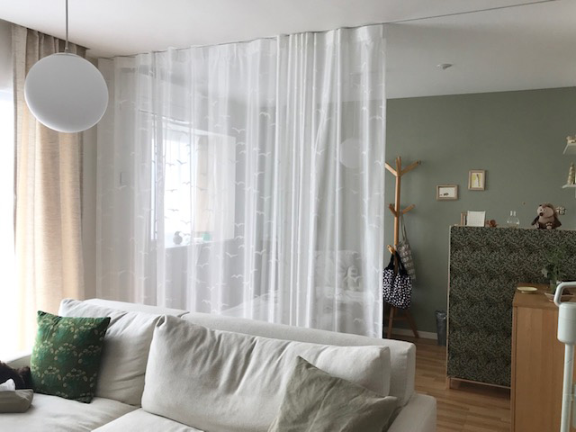 間仕切りにフラット仕様のレースカーテン　イルマ｜Finlayson(フィンレイソン)