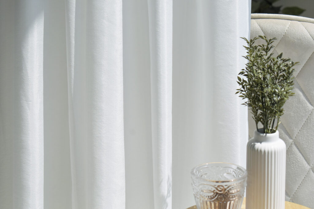 透けにくい遮像レースカーテン　シルキー