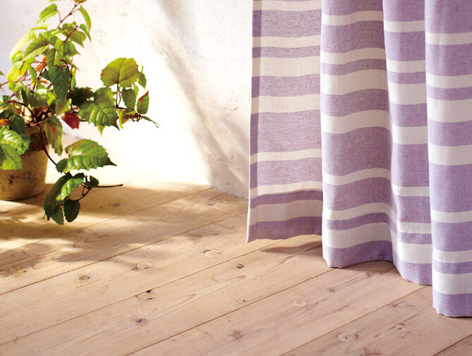 カーテン　ルーシー