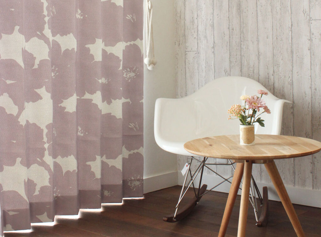 カーテン　カレン