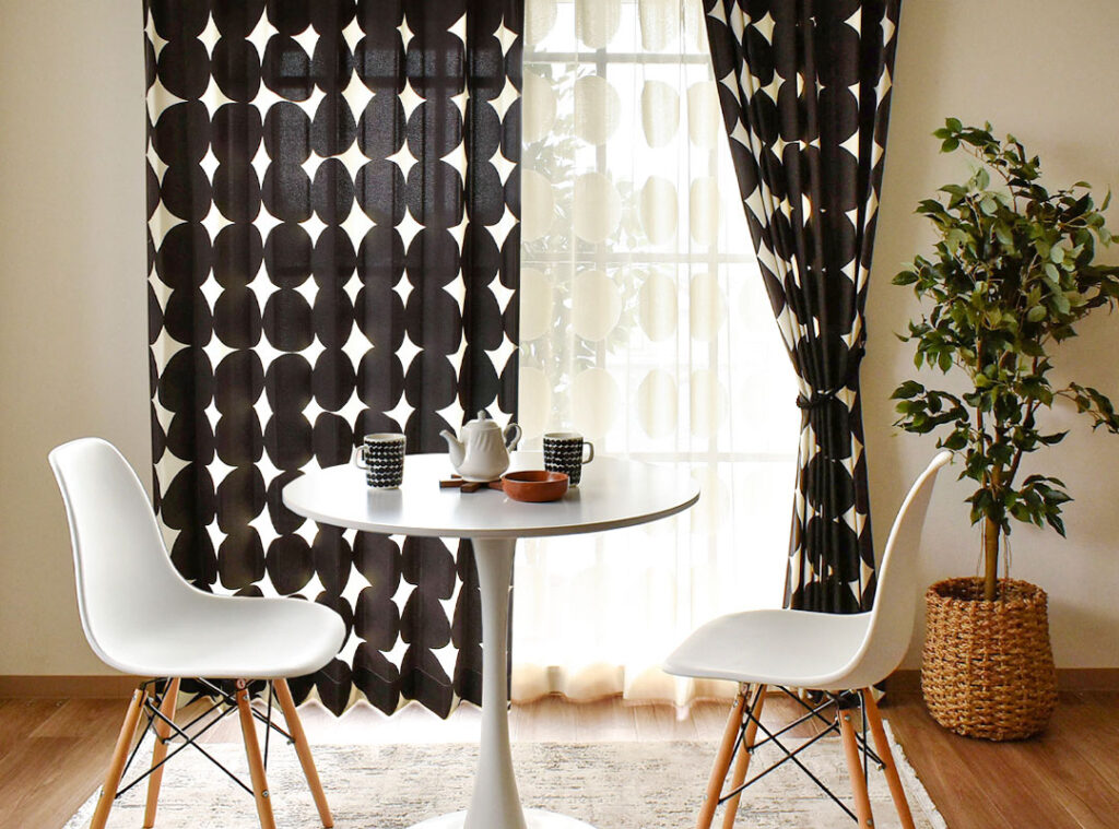 カーテン　ピステ