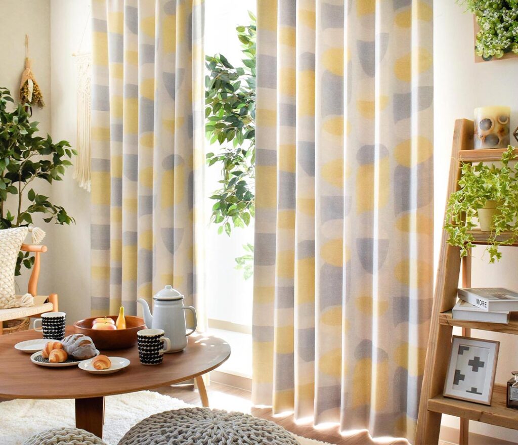 カーテン　スモア