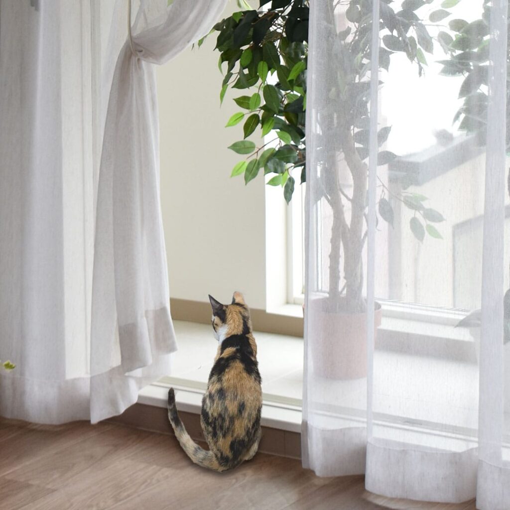 猫の引っ掻きキズも自分で修復するセルフリペアレースカーテン　リストア