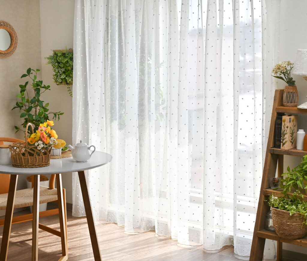ドット柄レースカーテン　モエ